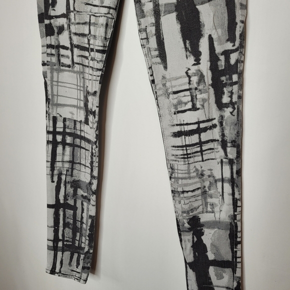 AG The Absolute Legging Jeans in Gray - Picture 6 of 14